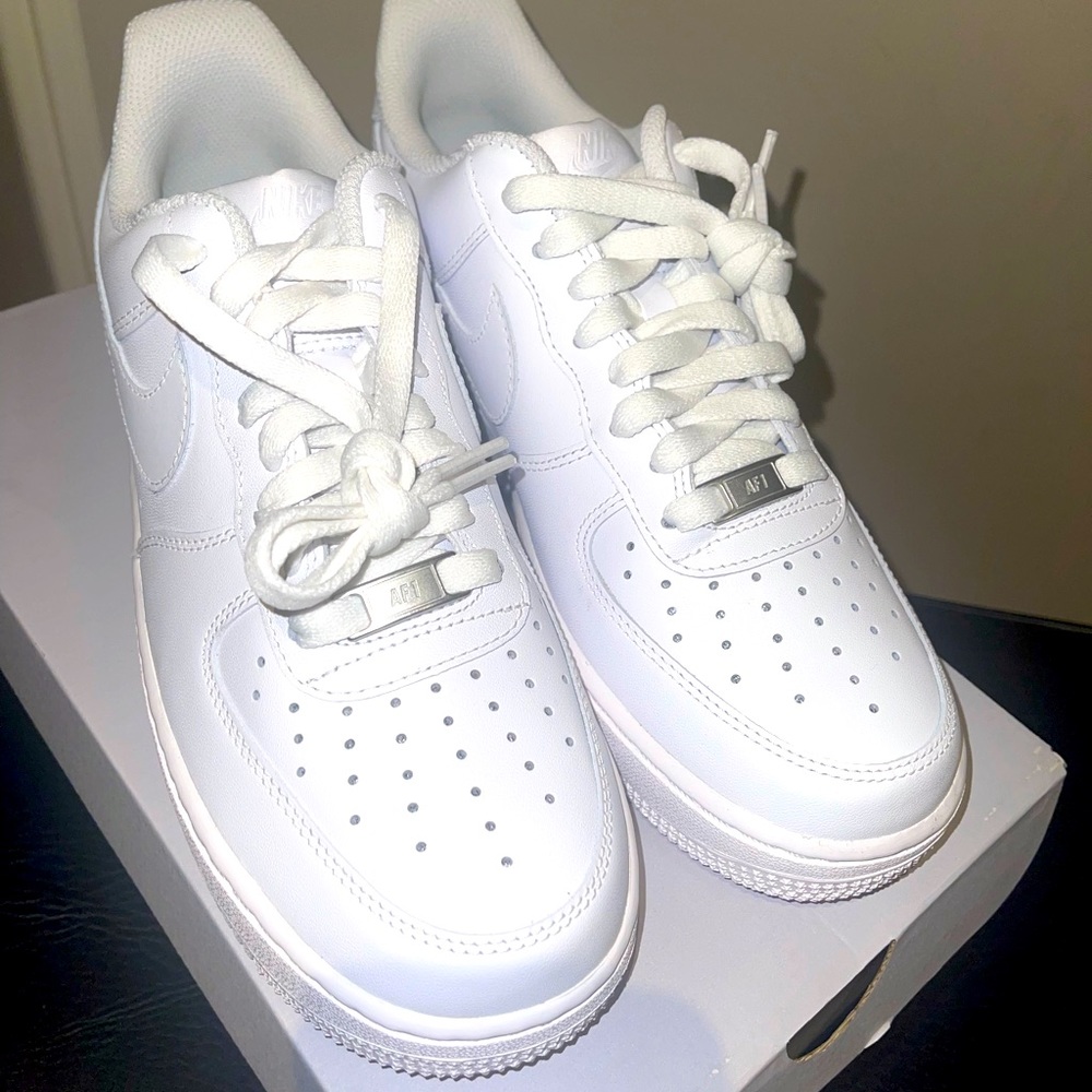 Women’s Nike Air Force 1 ‘07 Size 9.5